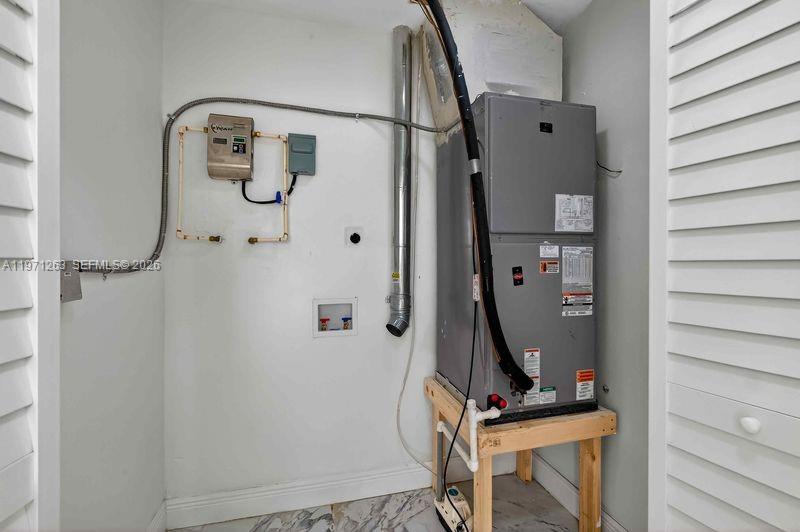 SUNNY ISLES ESTATES - Residential