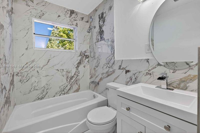 SUNNY ISLES ESTATES - Residential