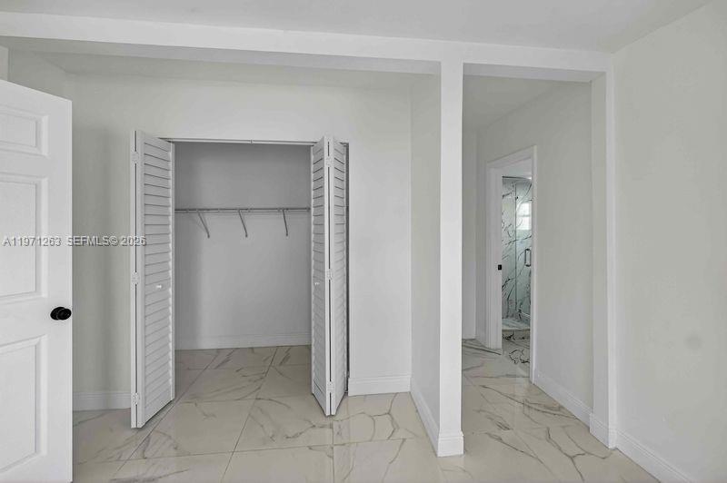 SUNNY ISLES ESTATES - Residential