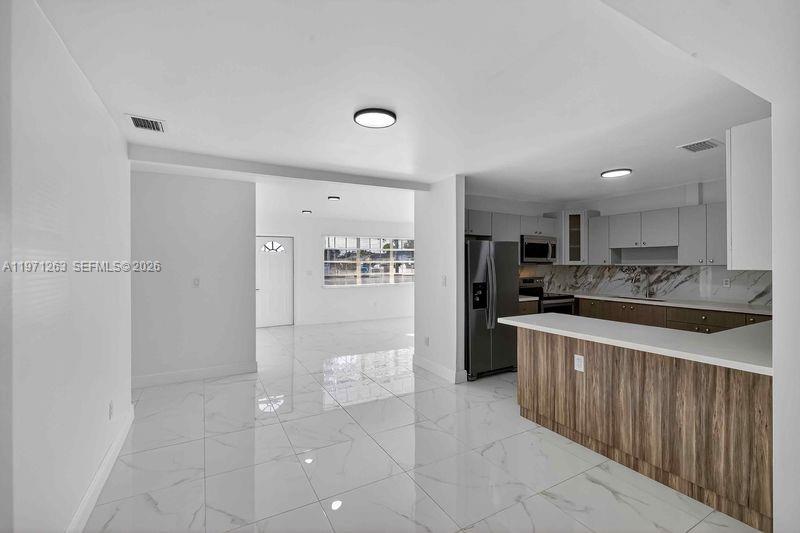 SUNNY ISLES ESTATES - Residential