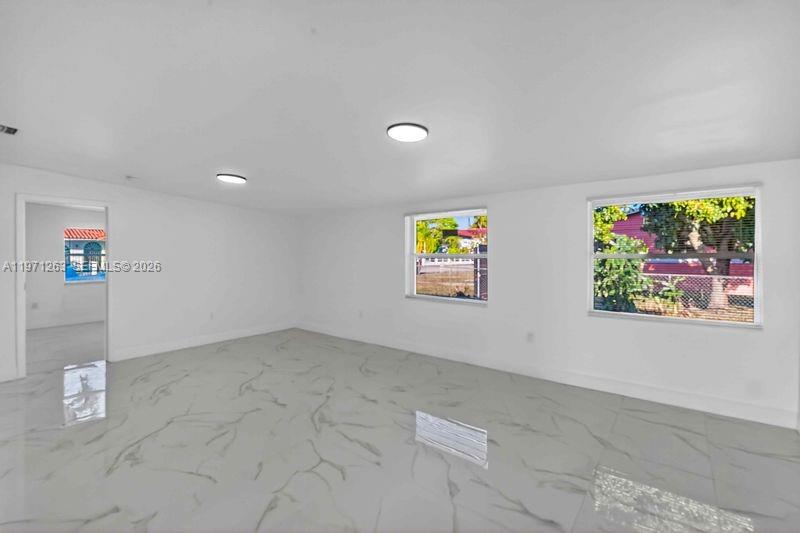 SUNNY ISLES ESTATES - Residential