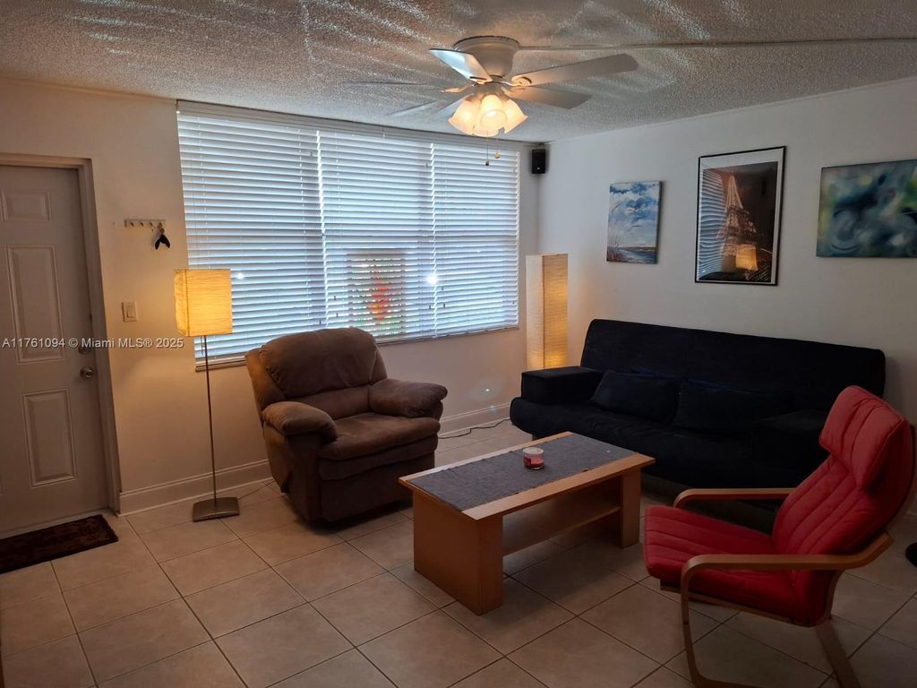 listing image 0