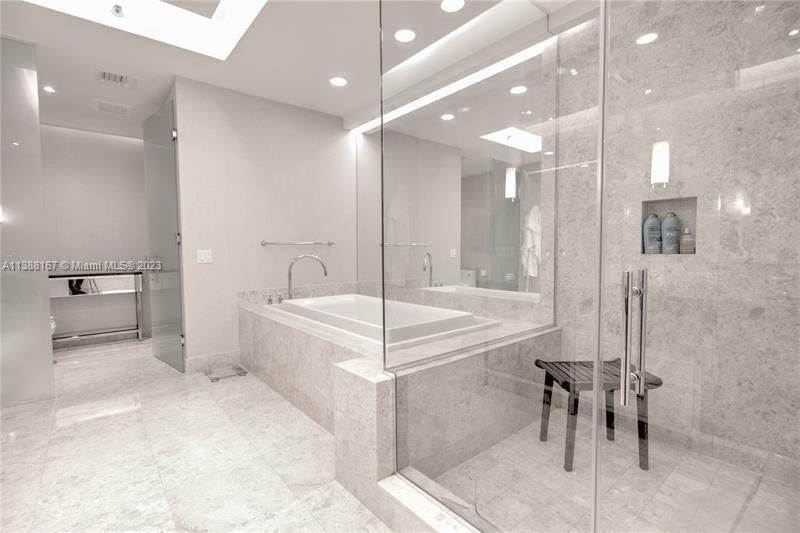 BAL HARBOUR NORTH SOUTH C - Residential Lease