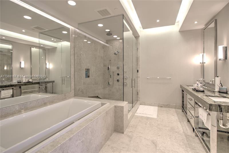 BAL HARBOUR NORTH SOUTH C - Residential Lease