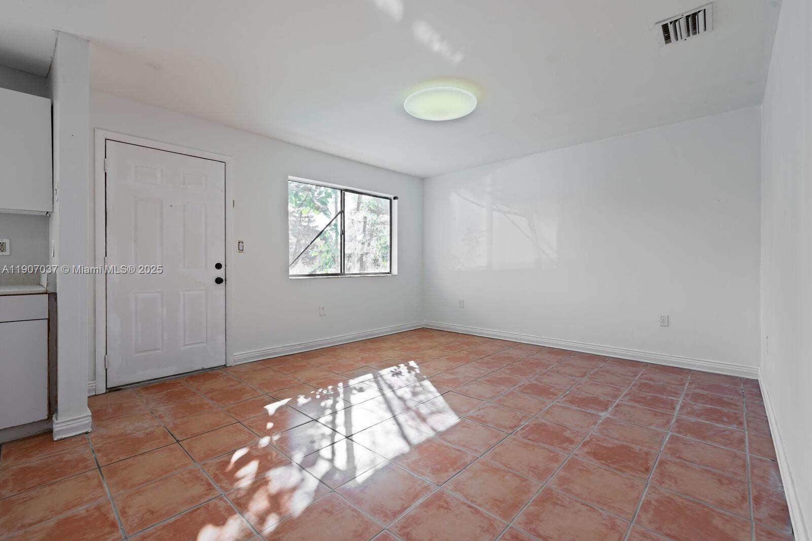 SEAPINES - Residential Lease