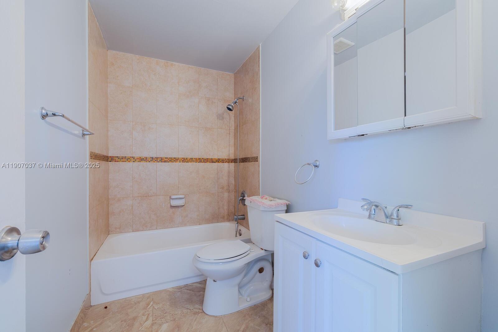 SEAPINES - Residential Lease