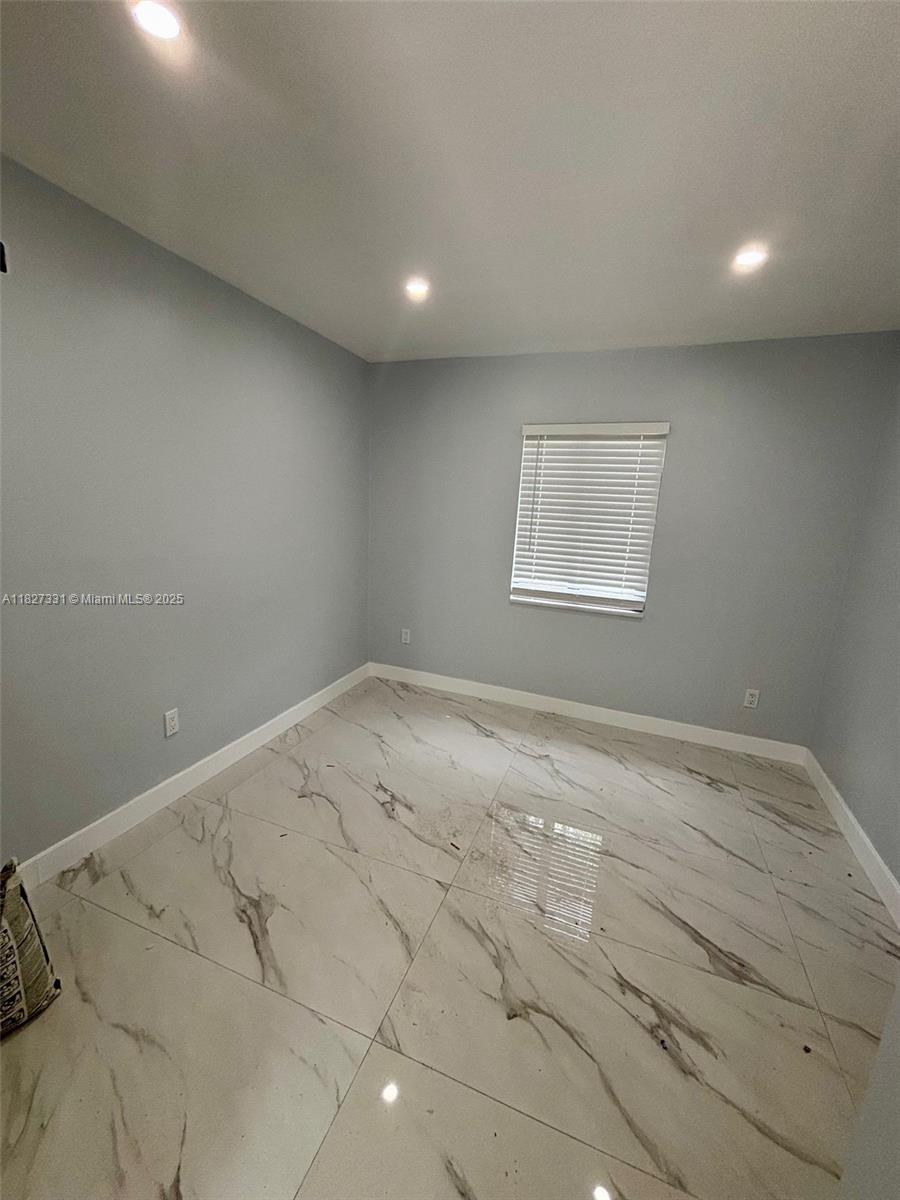 16440 NE 10th Ave MAIN