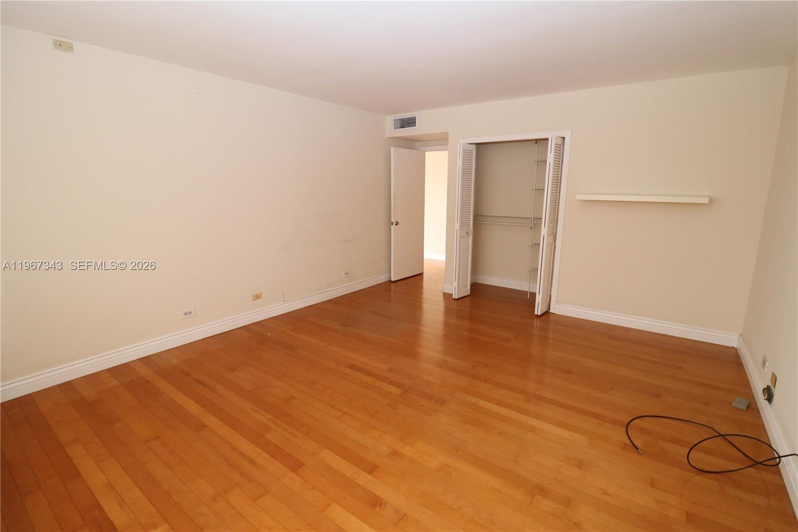 CRICKET CLUB CONDO - Residential