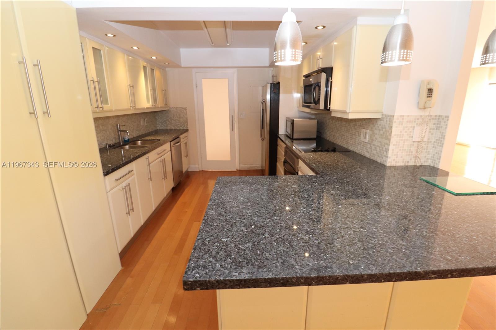 CRICKET CLUB CONDO - Residential