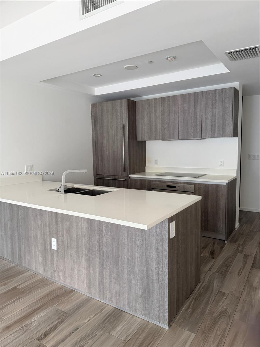 801 SMA RESIDENCES CONDO - Residential