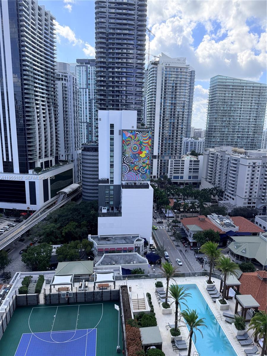 801 S Miami Ave 2002