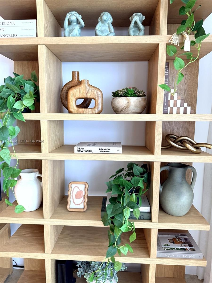 RONEY PALACE CONDO - Residential Lease