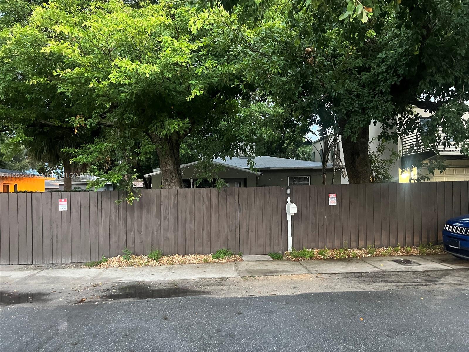 REDUCED!! REDUCED !! LOCATION ''' LOCATION '' nice and updated 3 bed/ 2 bath home in Downtown ft Lauderdale near airport and Port of everglades, 12 minutes to the beach, great investment opportunity, Zoning is currently Office (RO, ROC), Residential Buildings (RO, ROC), Single Family (RO, ROC), full updated rooms and bathrooms, brand new fence all around as well as the front entrance, plenty of space on the back yard, parking for some cars, boat or ARV, can become a great income property