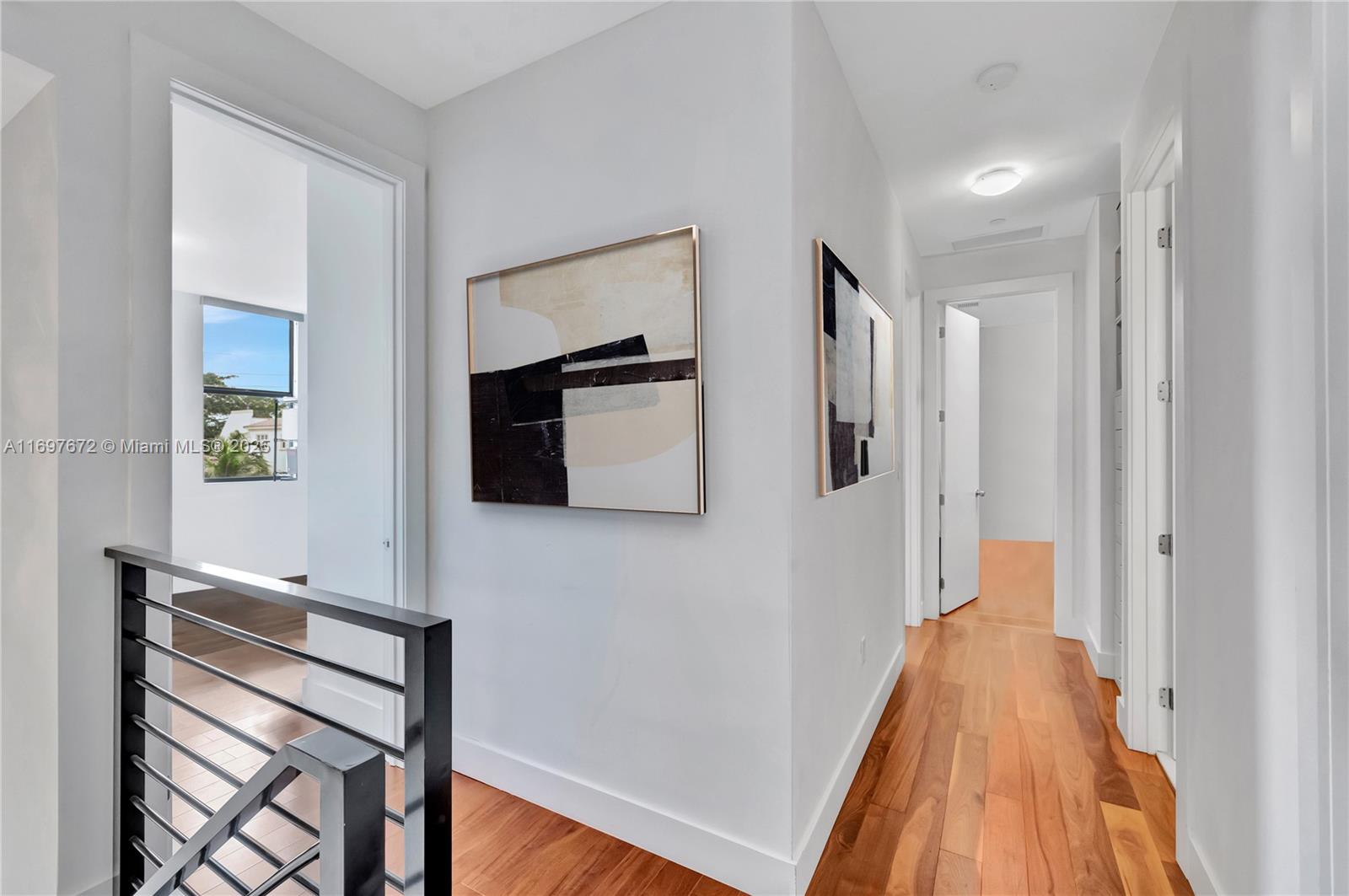 909 NE 16th Ter 2