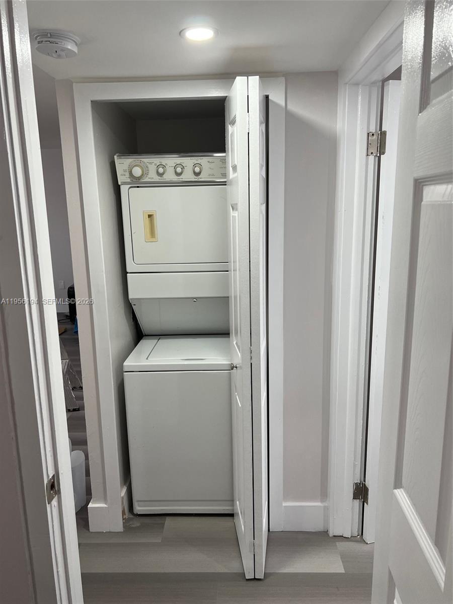 VERABELLA FALLS CONDO - Residential Lease