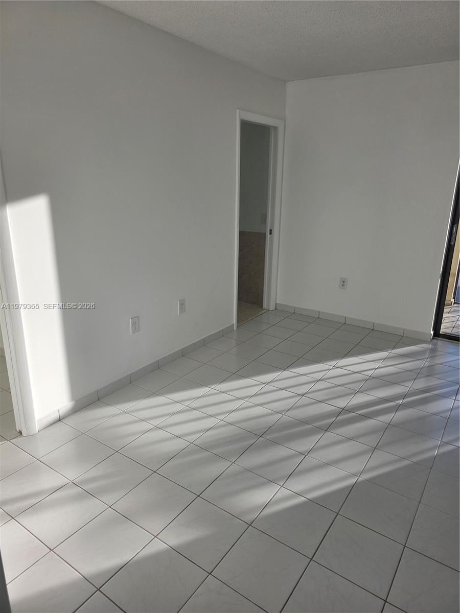 THE HORIZONS CONDO #4 - Residential