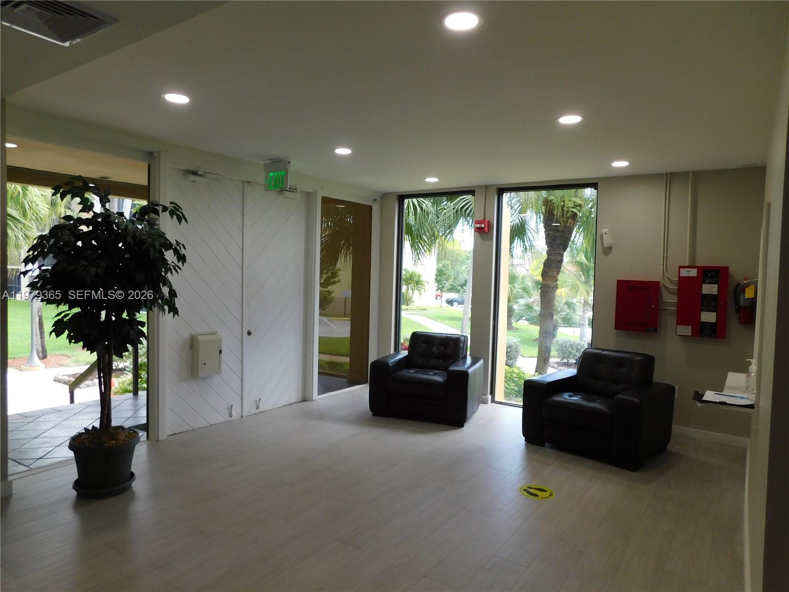 THE HORIZONS CONDO #4 - Residential