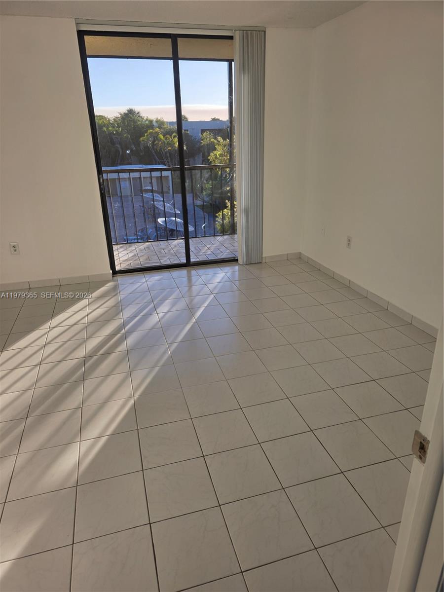 THE HORIZONS CONDO #4 - Residential