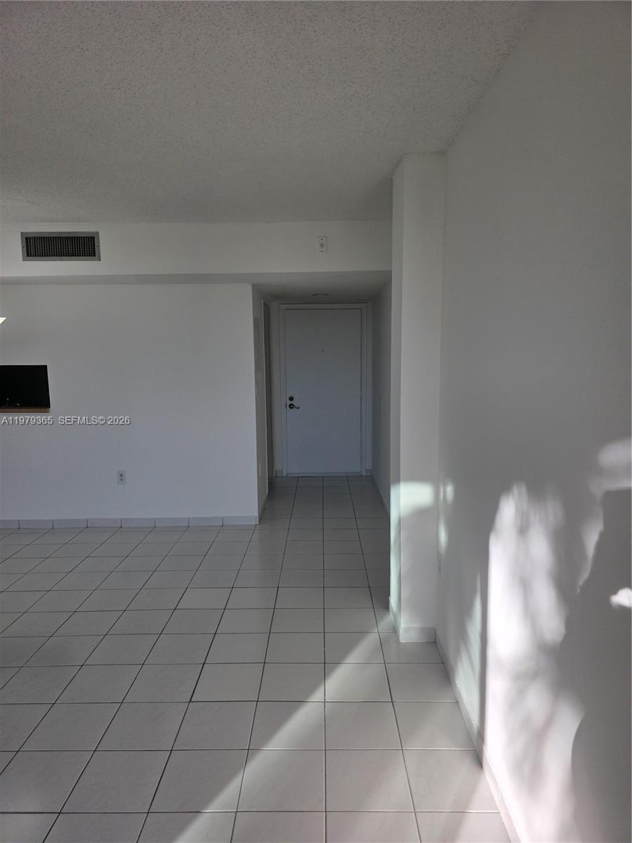 THE HORIZONS CONDO #4 - Residential