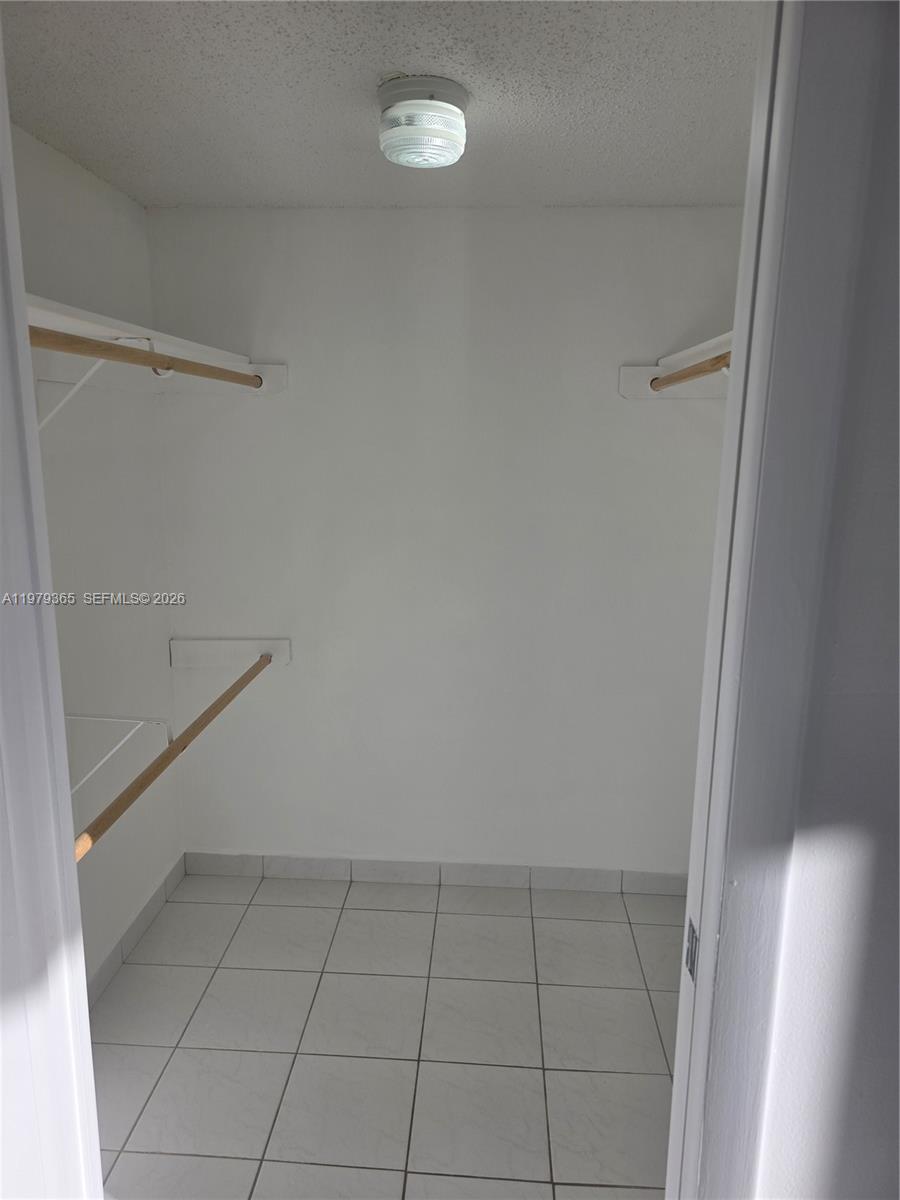 THE HORIZONS CONDO #4 - Residential