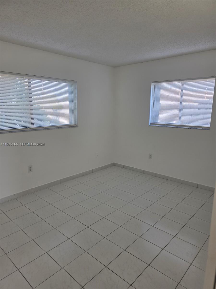 THE HORIZONS CONDO #4 - Residential