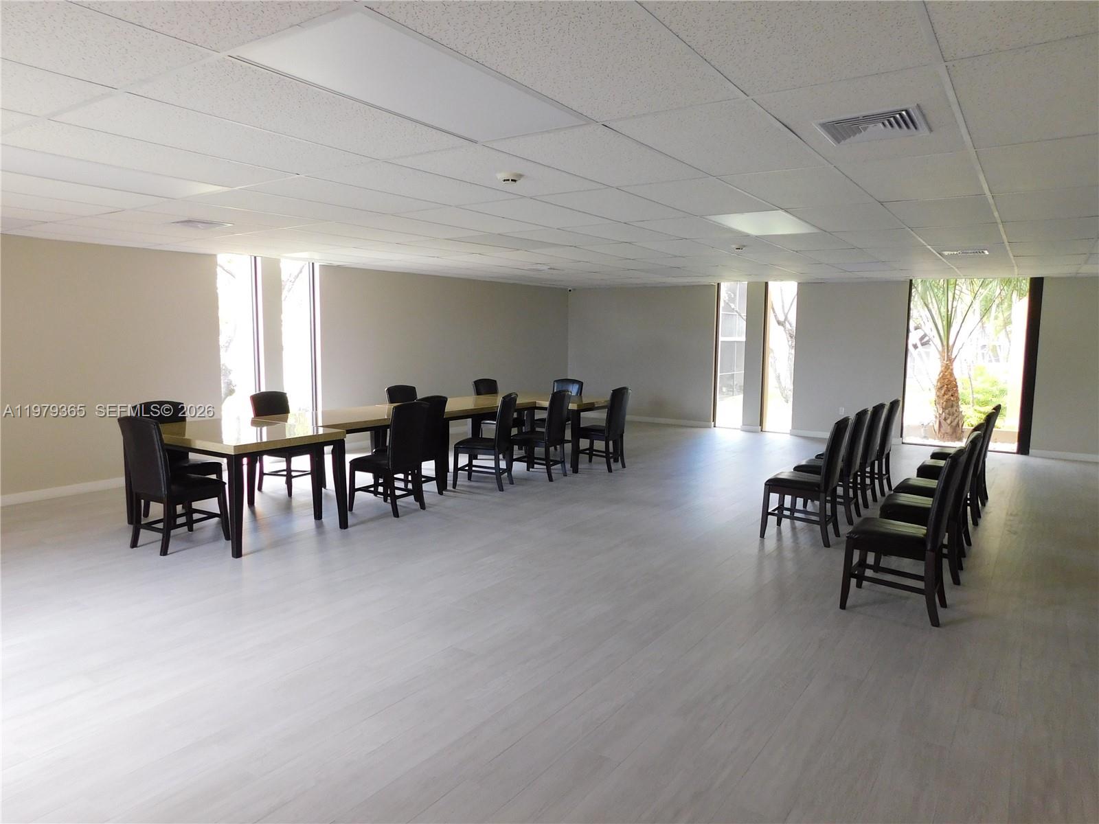 THE HORIZONS CONDO #4 - Residential