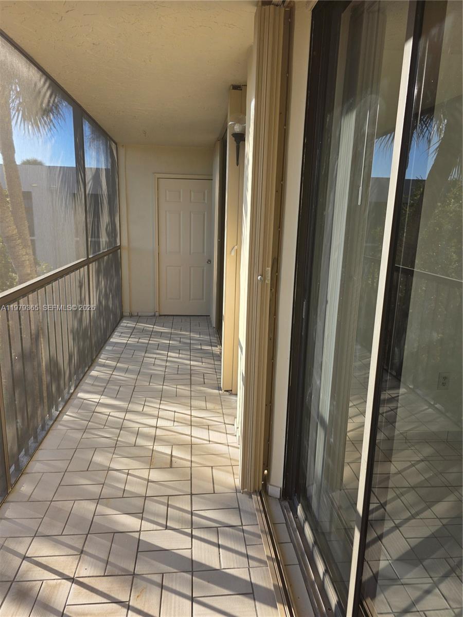 THE HORIZONS CONDO #4 - Residential