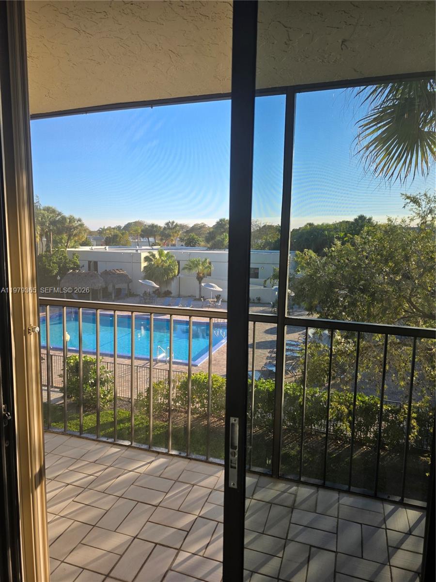 THE HORIZONS CONDO #4 - Residential