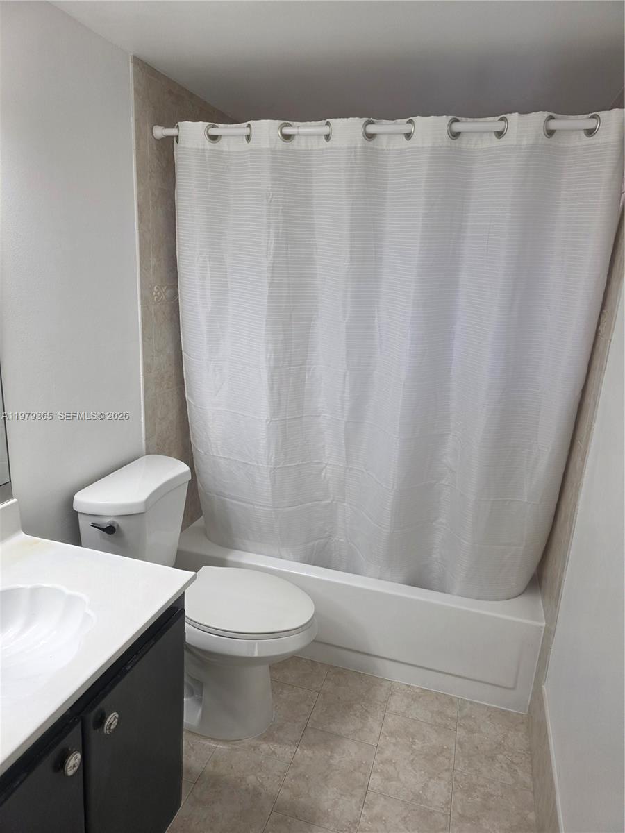 THE HORIZONS CONDO #4 - Residential