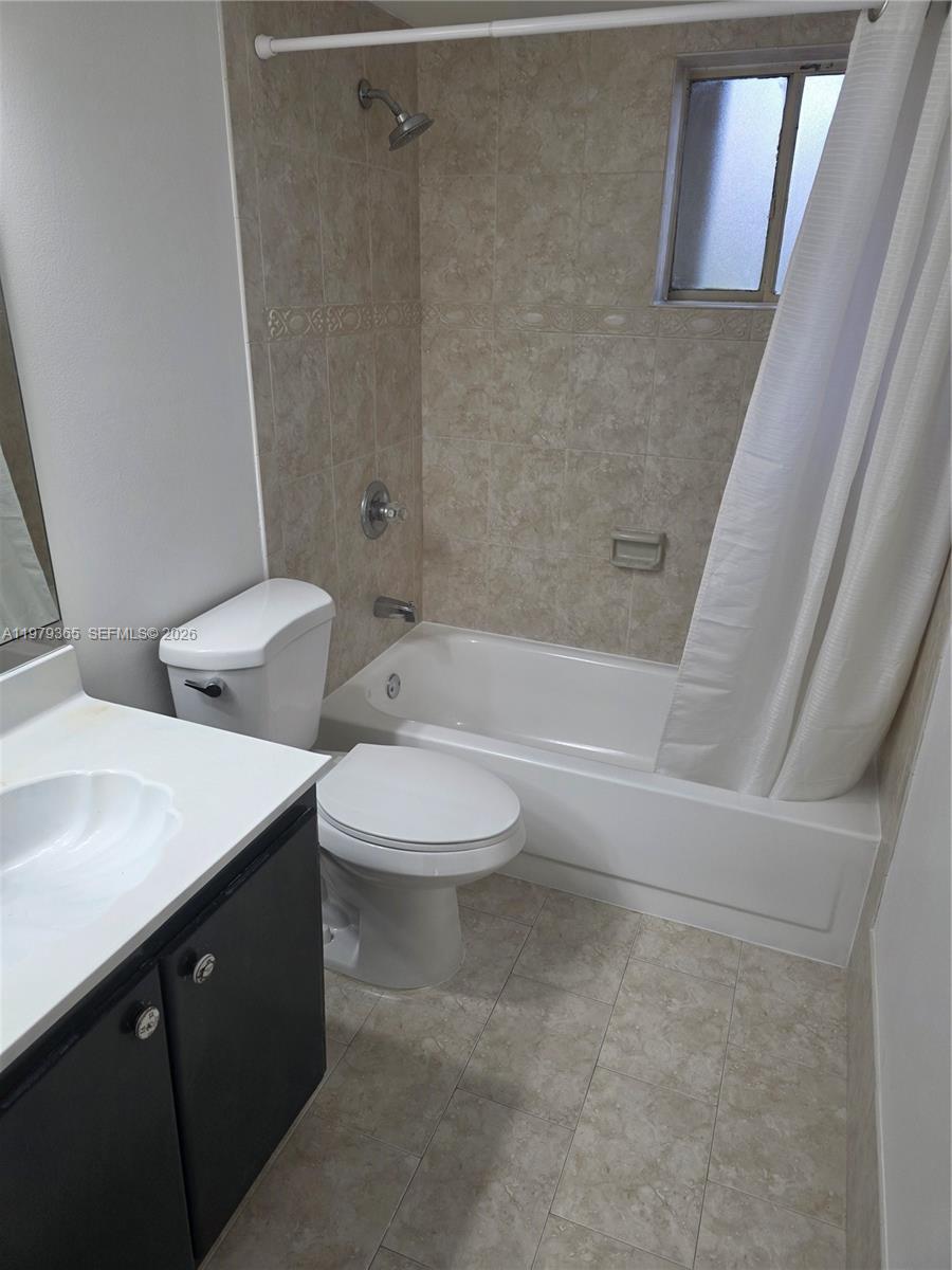 THE HORIZONS CONDO #4 - Residential