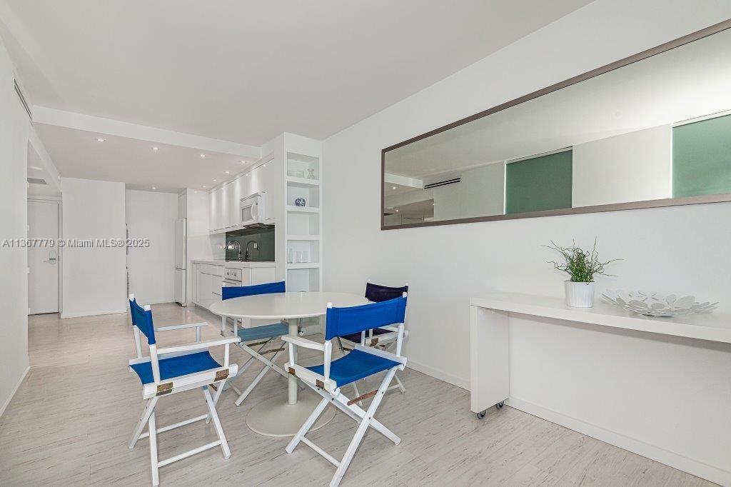 RONEY PALACE CONDO - Residential Lease