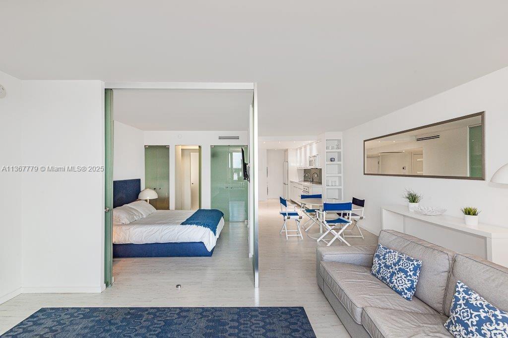 RONEY PALACE CONDO - Residential Lease