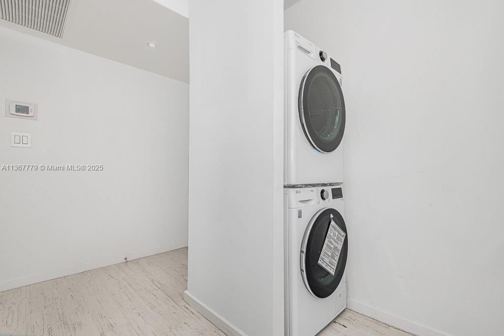 RONEY PALACE CONDO - Residential Lease