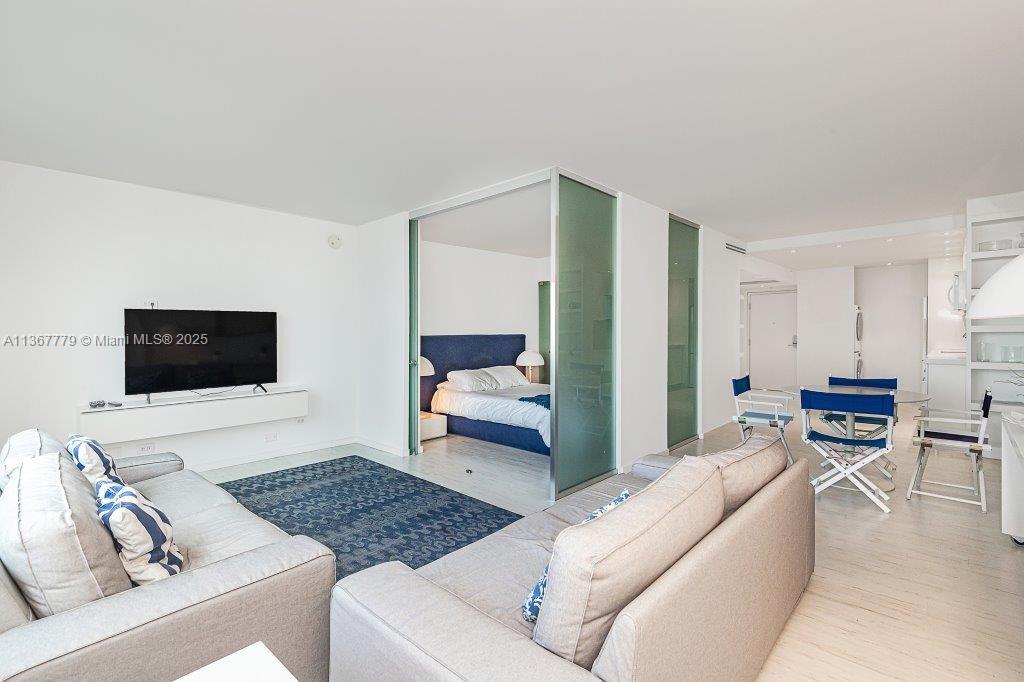 RONEY PALACE CONDO - Residential Lease