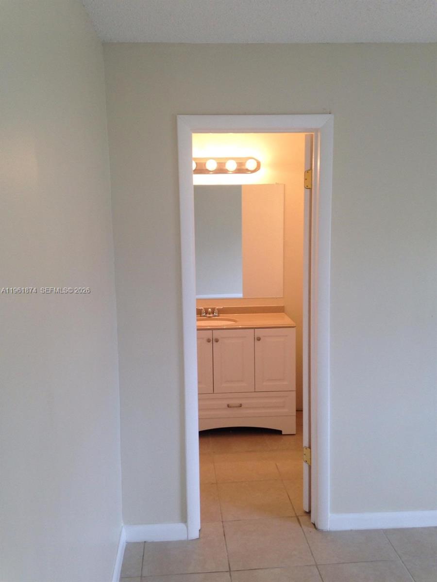 VILLAGE SQUARE CONDO - Residential Lease
