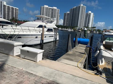 3601 NE 207th St, Slip W12 Aventura FL 33180