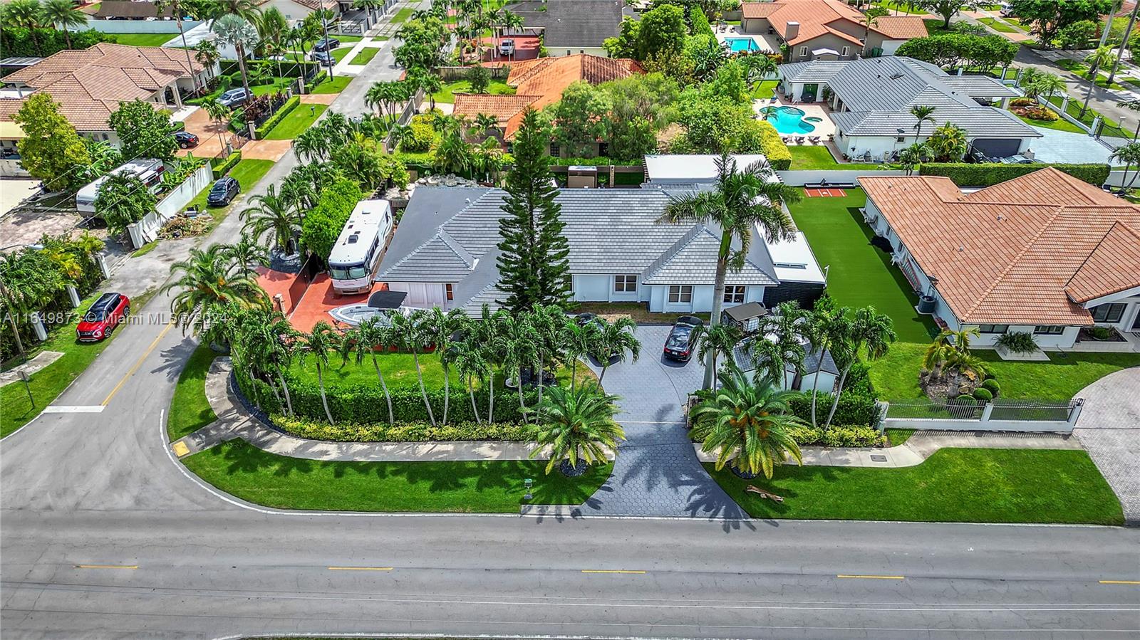 View Miami, FL 33165 house
