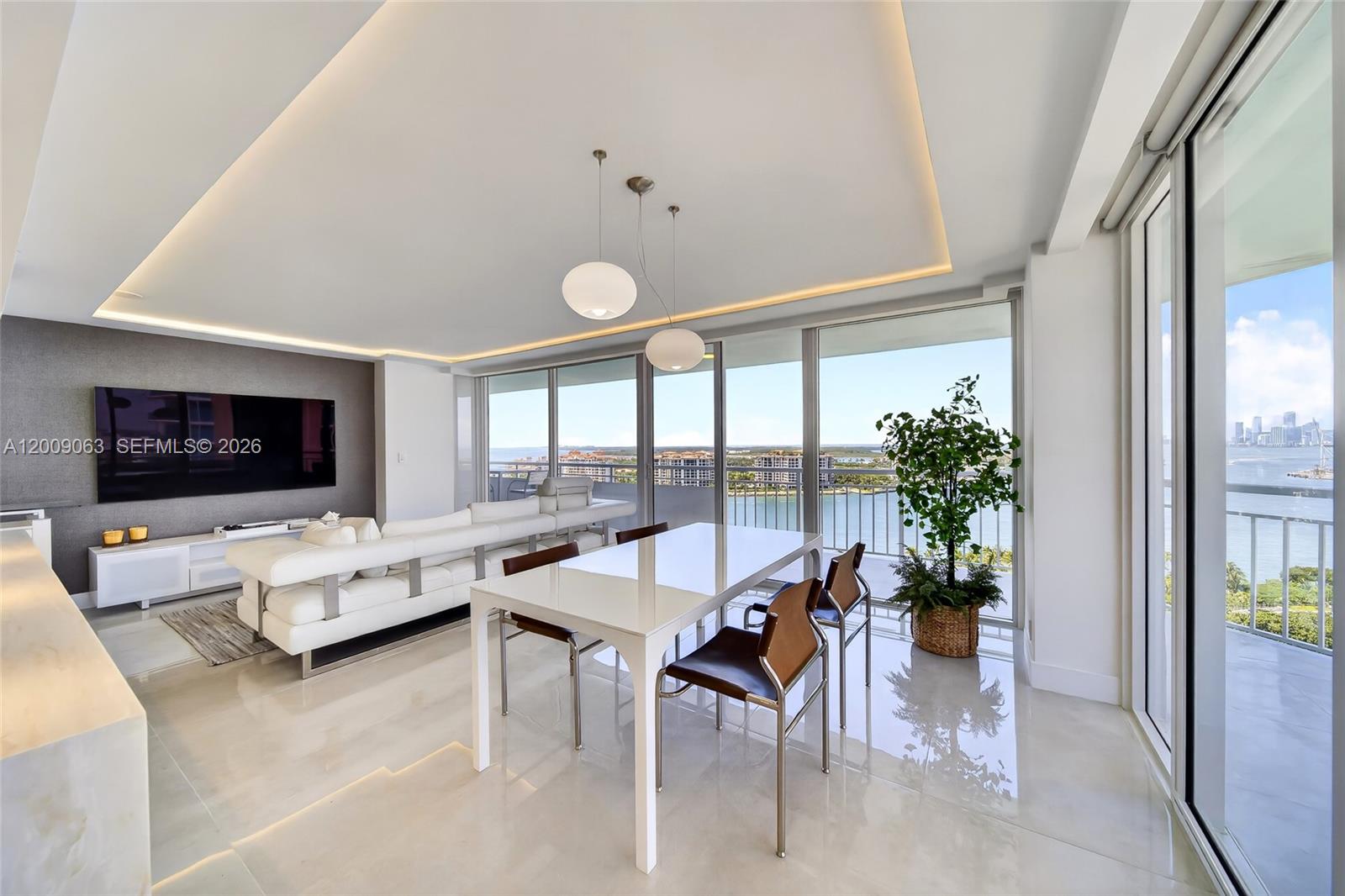 400 S Pointe Dr 2009