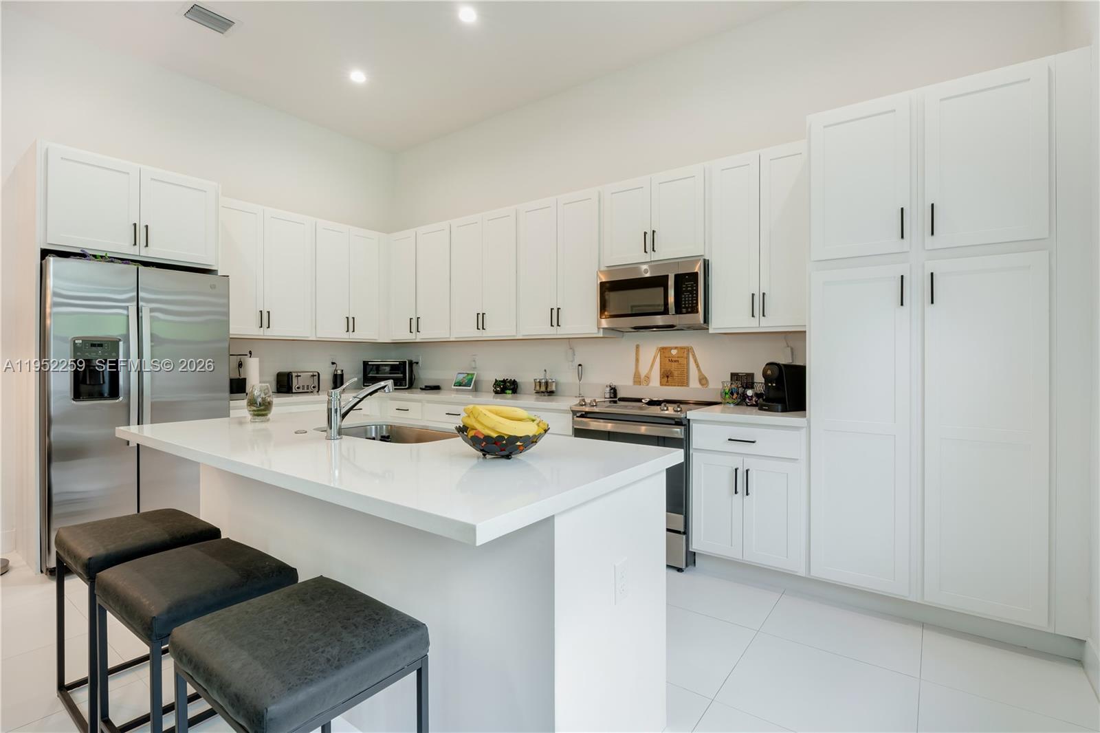 SAN ANTONIO ESTATES - Residential