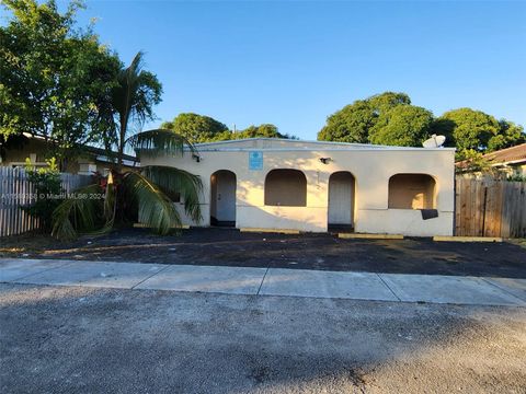 2712 NW 14th St, Fort Lauderdale, FL 33311 - #: A11580358