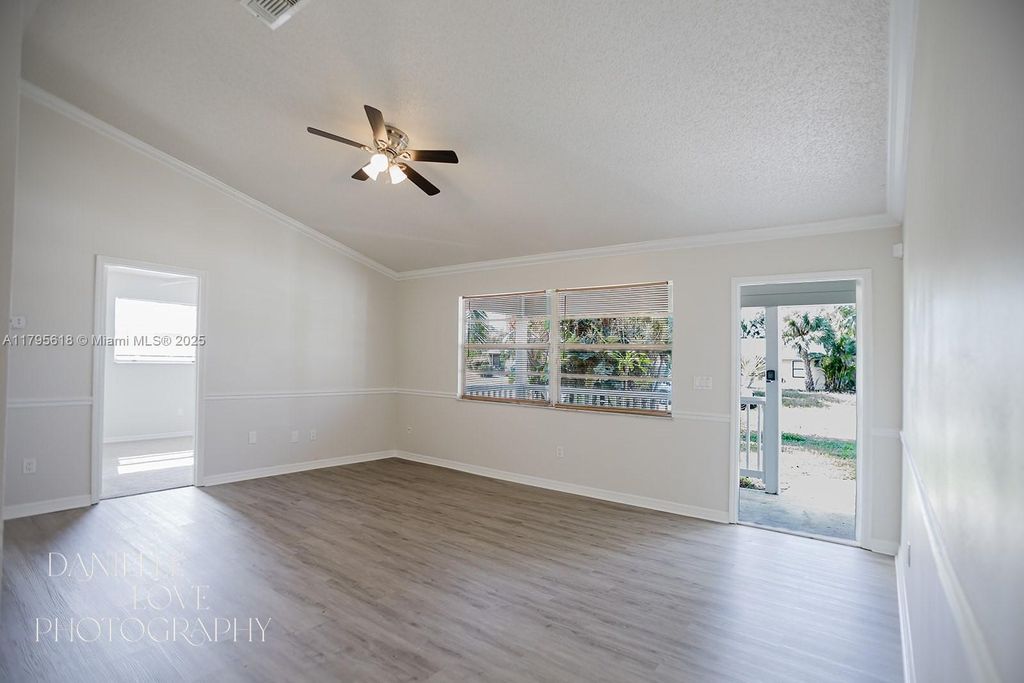 Photo of 557 NW Fairfax Ave, Port St Lucie, FL 34983 (MLS # A11795618)