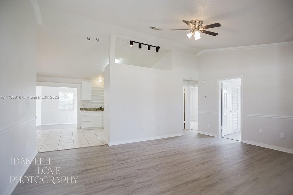 Photo of 557 NW Fairfax Ave, Port St Lucie, FL 34983 (MLS # A11795618)