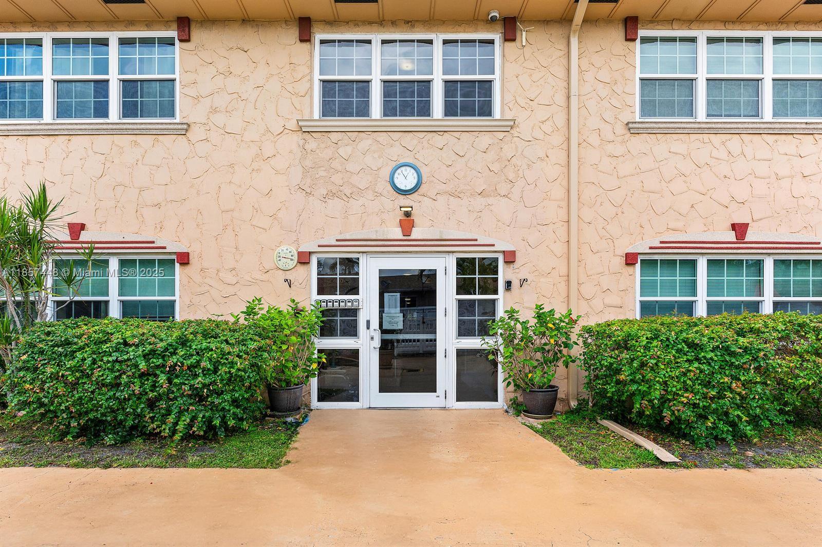 POMPANO PLACE CONDO - Residential Lease