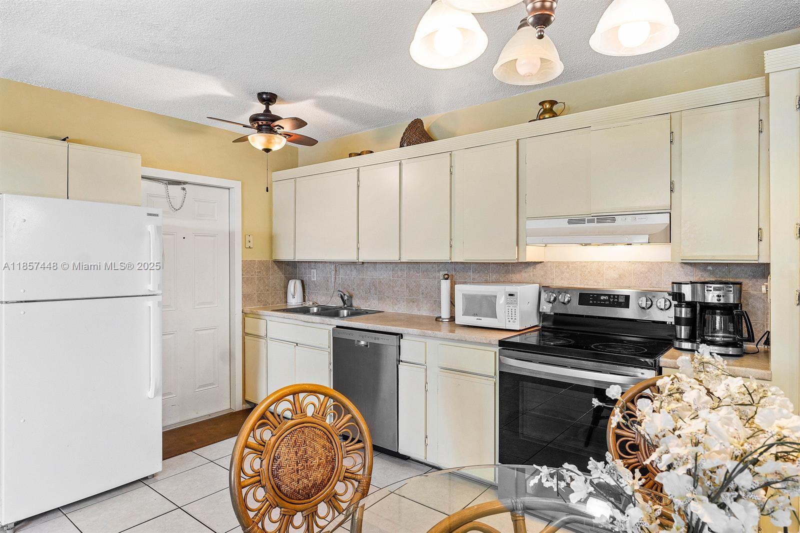 POMPANO PLACE CONDO - Residential Lease