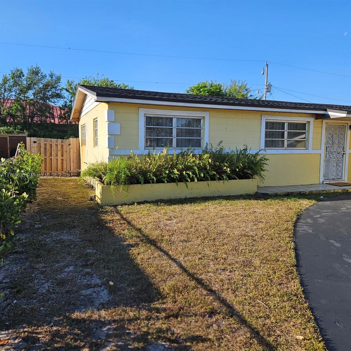 3940 NW 185th St 0