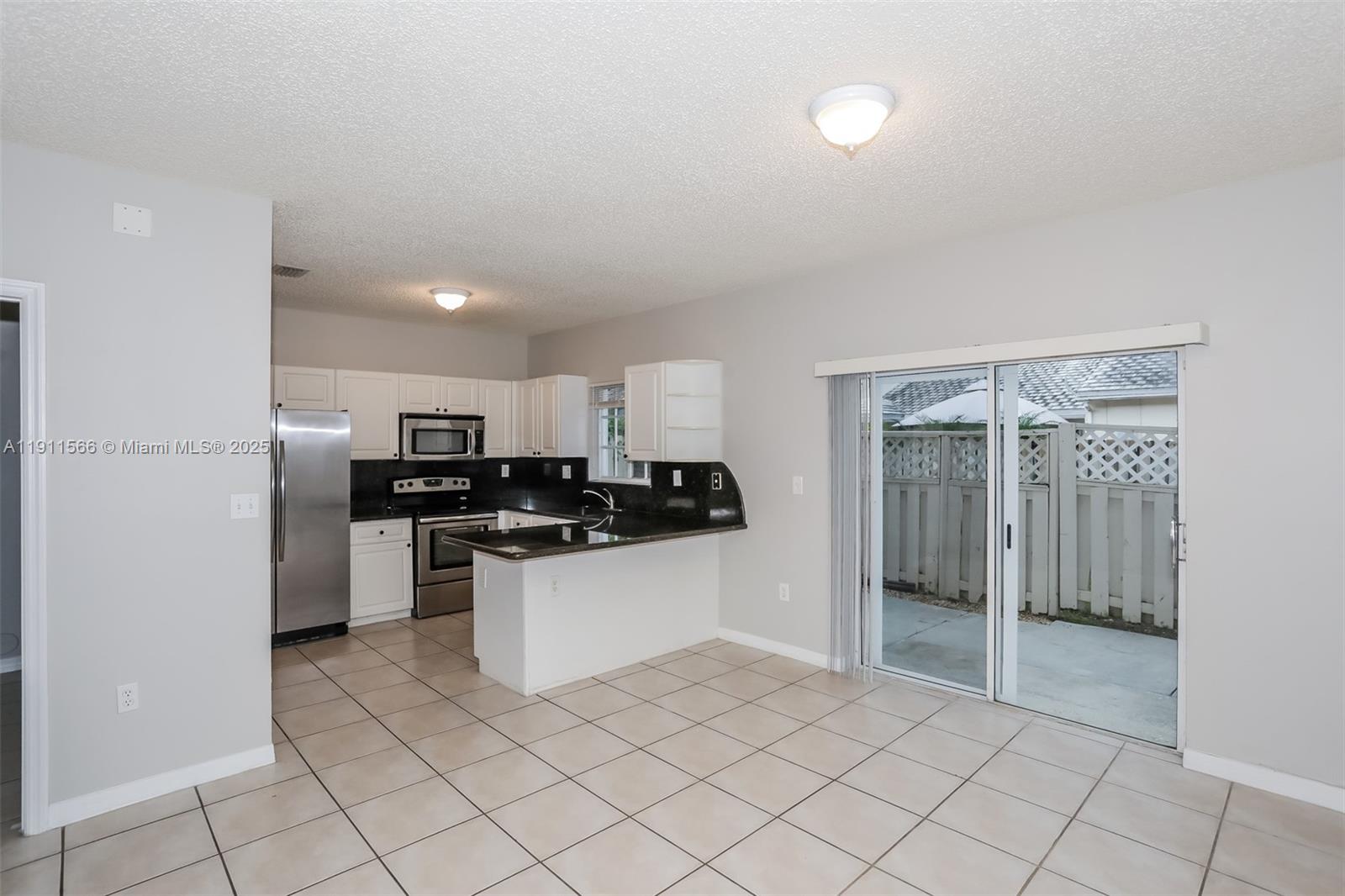 DEERWOOD VILLAS SEC 3 REP - Residential Lease