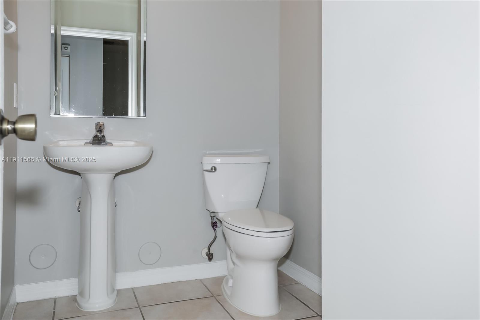 DEERWOOD VILLAS SEC 3 REP - Residential Lease