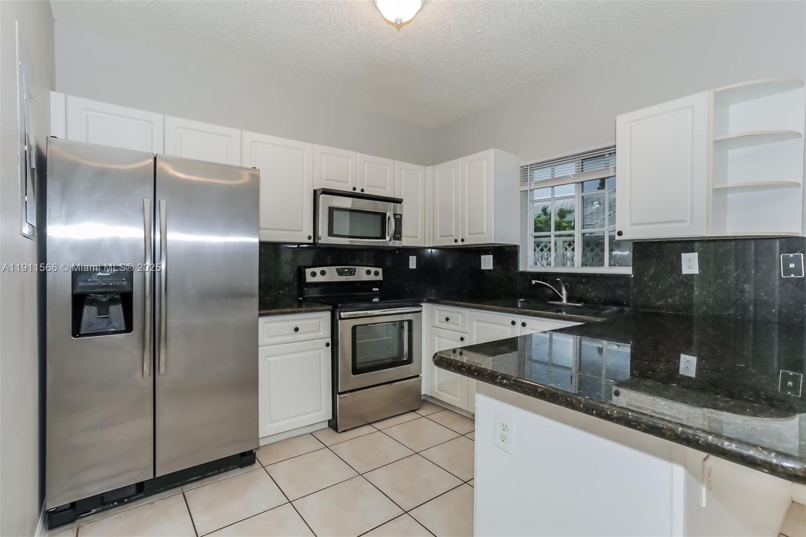 DEERWOOD VILLAS SEC 3 REP - Residential Lease