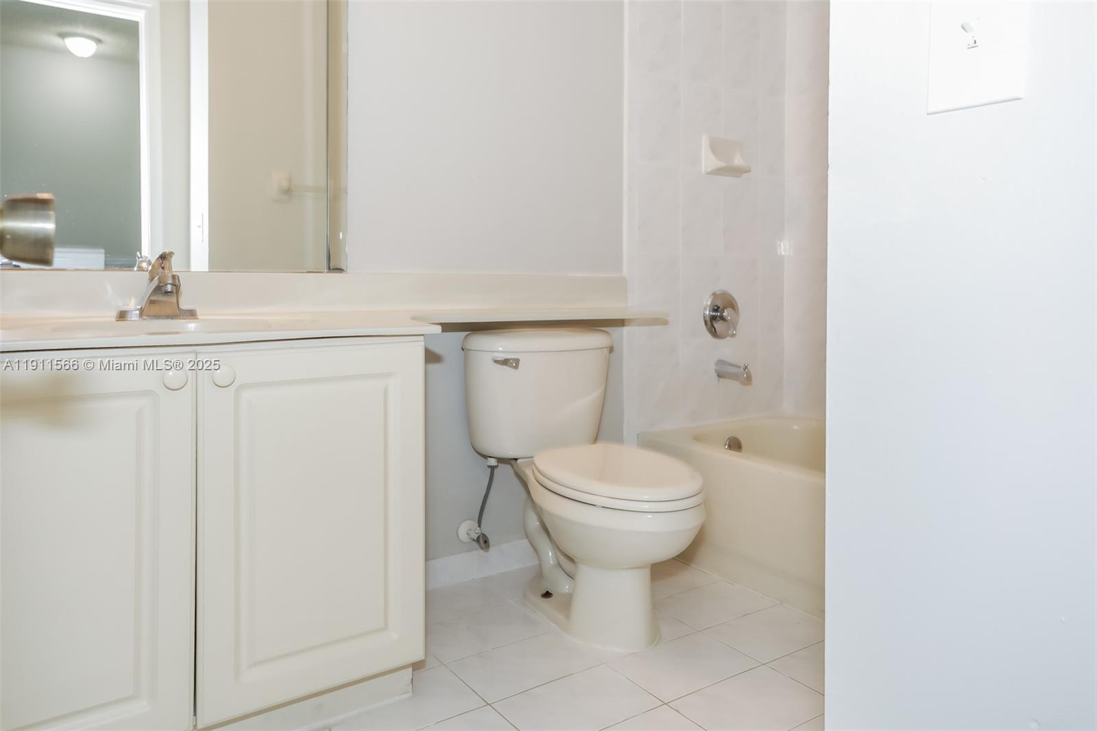 DEERWOOD VILLAS SEC 3 REP - Residential Lease