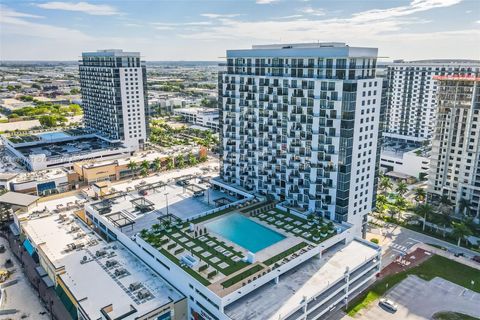 Photo of 5252 NW 85th Ave #1505, Doral, FL 33166 (MLS # A11895781) Photo of 5252 NW 85th Ave #1505, Doral, FL 33166 (MLS # A11895781)